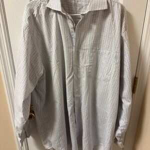 Gray Dress Shirt with Classic Collar and Button Cuffs